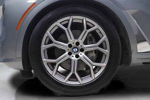 Used 2023 BMW X7 xDrive40i w/ Premium Package image 16
