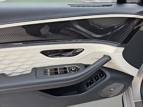 New 2025 Bentley Flying Spur Plug-In Hybrid image 17