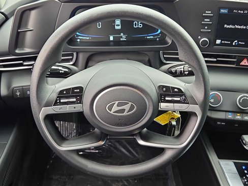 Certified 2025 Hyundai Elantra SE image 22