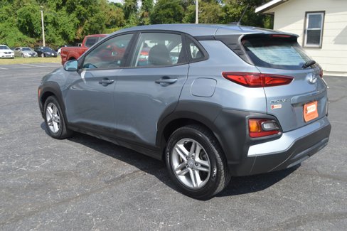 Used 2021 Hyundai Kona SE image 4