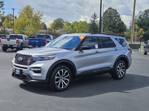 Used 2023 Ford Explorer ST image 11