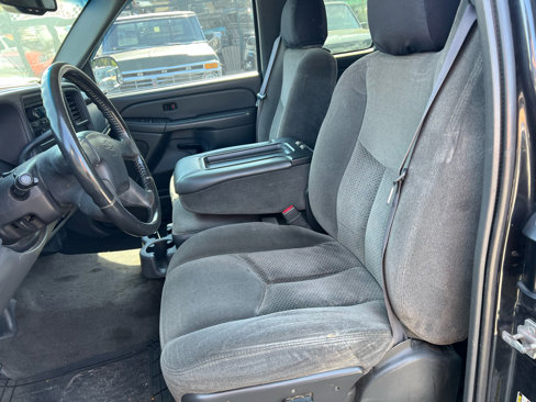 Used 2005 Chevrolet Silverado 2500 LS w/ Snow Plow Prep Package image 6