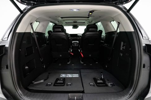 Used 2025 Kia Carnival SX Prestige image 41