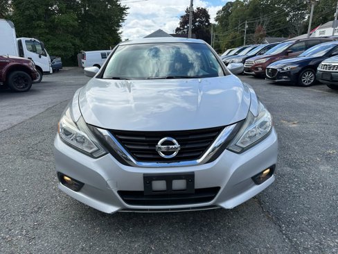 Used 2016 Nissan Altima 2.5 SV image 2
