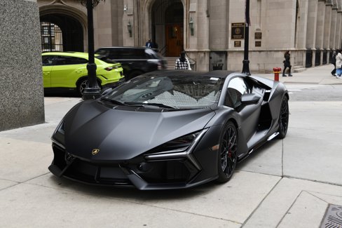 Used 2024 Lamborghini Revuelto image 22