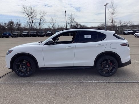 New 2025 Alfa Romeo Stelvio Sprint w/ Veloce Package image 2
