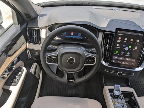 New 2026 Volvo XC90 B5 Plus image 17