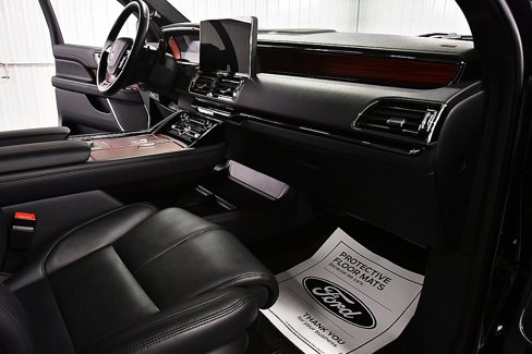 Used 2024 Lincoln Navigator L Reserve image 27