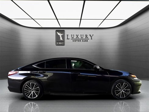 Used 2025 Lexus ES 350 w/ Premium Package image 8