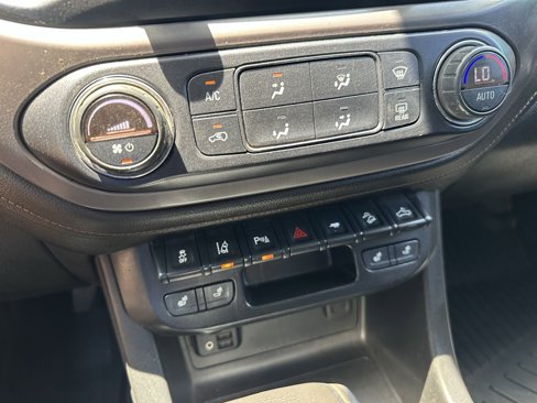 Used 2021 GMC Canyon AT4 w/ Driver Alert Package image 24