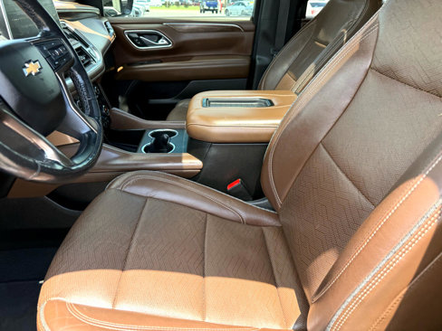 Used 2021 Chevrolet Suburban High Country w/ Premium Package image 12