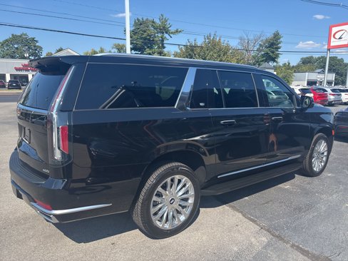 Used 2024 Cadillac Escalade ESV Premium Luxury image 9