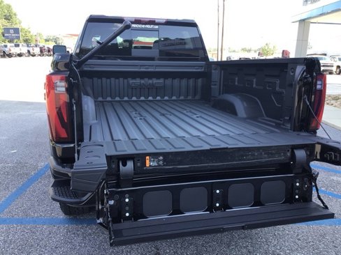 New 2025 GMC Sierra 2500 Denali w/ Denali Reserve Package image 6