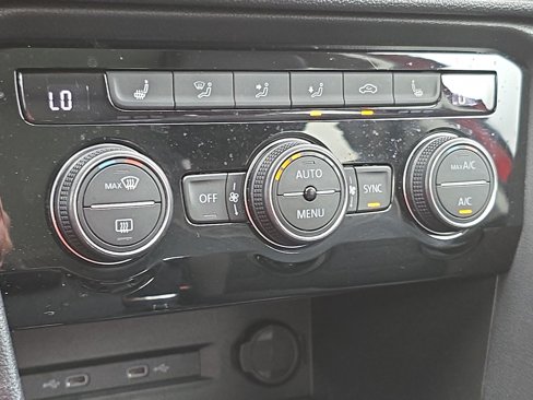Certified 2023 Volkswagen Taos SEL image 23