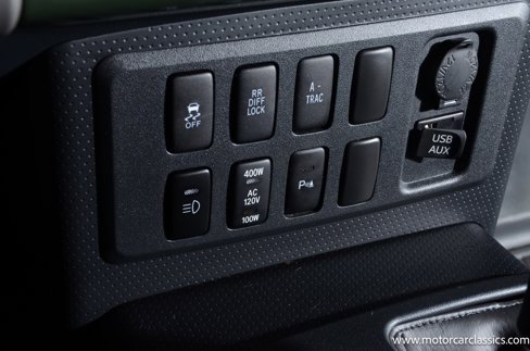 Used 2014 Toyota FJ Cruiser 4WD image 36