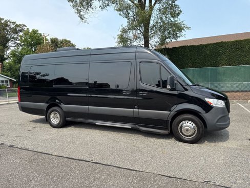 Used 2023 Mercedes-Benz Sprinter 3500 image 10