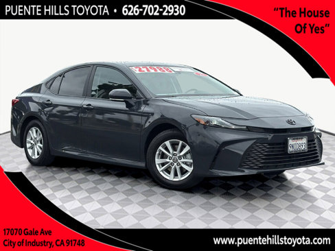 Certified 2025 Toyota Camry LE image 1