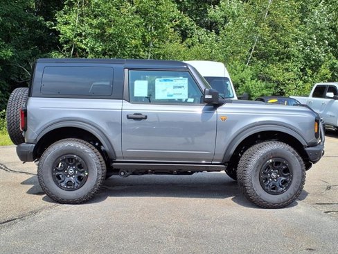 New 2025 Ford Bronco Badlands image 3