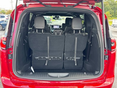 New 2026 Chrysler Pacifica Select image 13