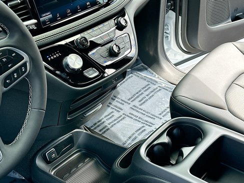 New 2026 Chrysler Pacifica Select image 12