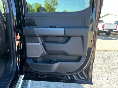 New 2026 Ford F250 Lariat w/ Chrome Package image 19