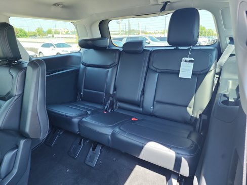 New 2025 Ford Expedition Platinum image 8