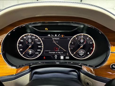 Used 2021 Bentley Flying Spur W12 image 23