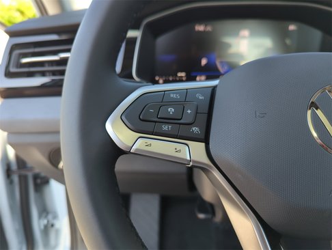 New 2025 Volkswagen Jetta SE image 37