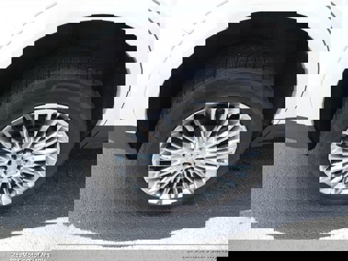 Used 2017 Cadillac XT5 Luxury image 16