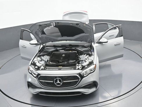 Used 2025 Mercedes-Benz E 350 Sedan image 82