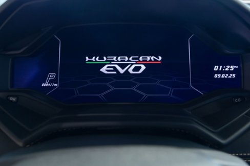 Used 2020 Lamborghini Huracan EVO image 25