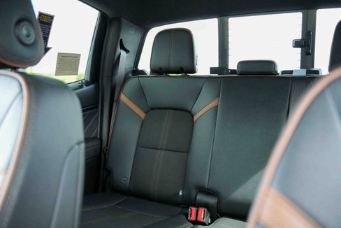 Used 2025 GMC Canyon AT4 image 47