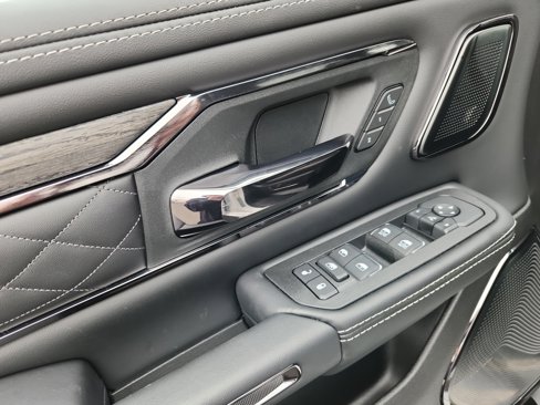 New 2025 RAM 1500 Limited image 16