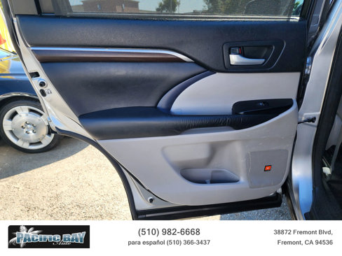 Used 2015 Toyota Highlander Limited Platinum image 19
