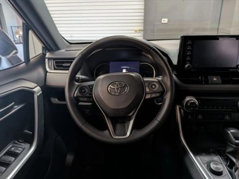 Used 2022 Toyota RAV4 SE w/ Carpet Mat Package (TMS) image 14