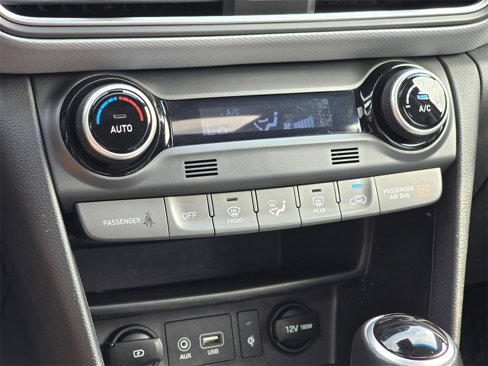 Used 2021 Hyundai Kona Limited image 19