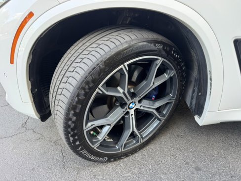 Used 2019 BMW X5 xDrive50i w/ M Sport Package image 31