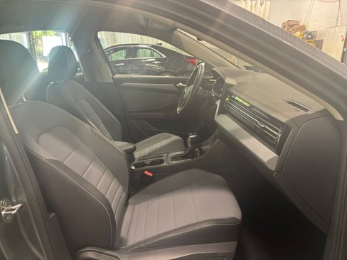 Used 2025 Volkswagen Jetta SE image 25