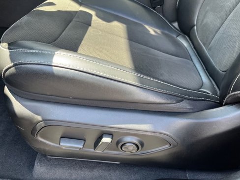 Used 2023 Jeep Grand Cherokee Altitude image 11