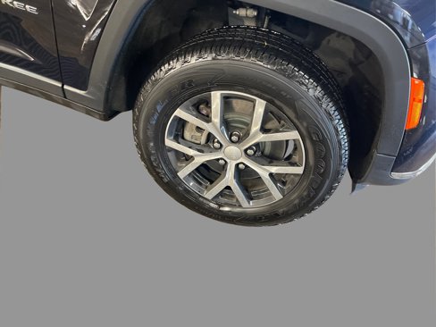 Certified 2023 Jeep Grand Cherokee L Limited image 10