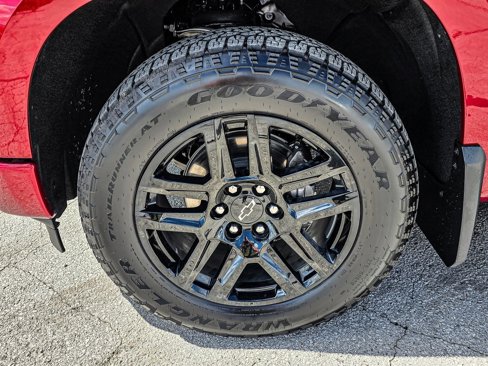 Used 2025 Chevrolet Silverado 1500 RST w/ Dark Appearance Package image 9