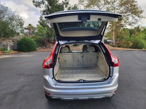 Used 2016 Volvo XC60 T5 Premier w/ Proximity Package image 9