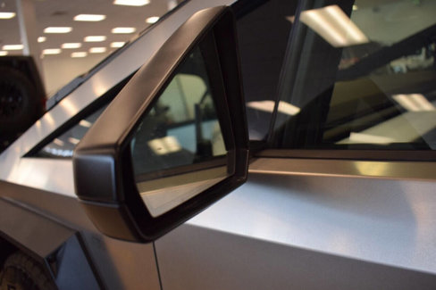 Used 2024 Tesla Cybertruck AWD Crew Cab image 9