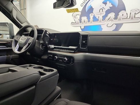 Used 2024 GMC Sierra 3500 SLE w/ SLE Convenience Package image 22