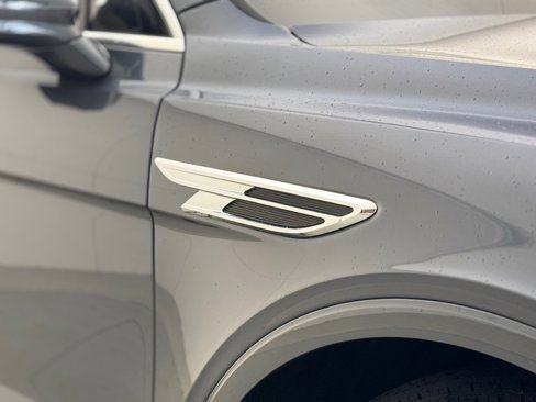 New 2024 Bentley Bentayga image 57