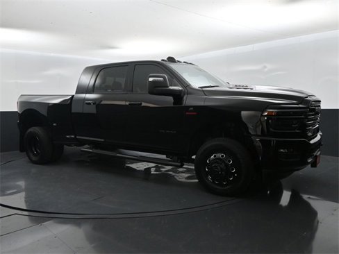 New 2025 RAM 3500 Laramie image 4