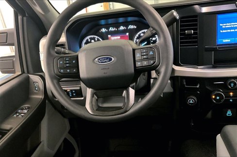 New 2026 Ford F250 XL w/ F-250 >10K GVWR Package image 5
