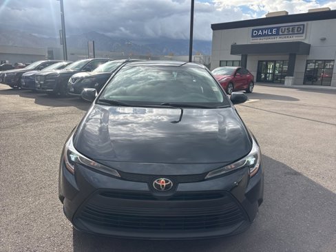 Used 2023 Toyota Corolla LE image 2