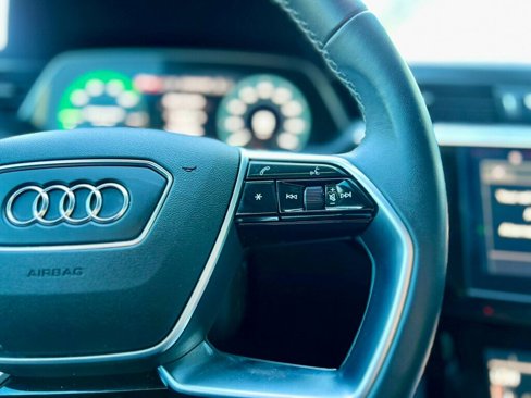 Used 2024 Audi Q8 e-tron Premium image 19