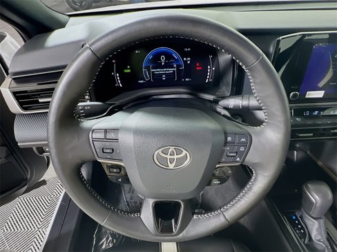 Certified 2025 Toyota Camry SE w/ Convenience Package image 11